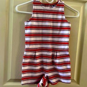 Very cute girl’s summer casual romper with cute bow at the back.